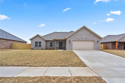 135 N Banner Ave, Farmington, AR, 72730-3195 | Card Image