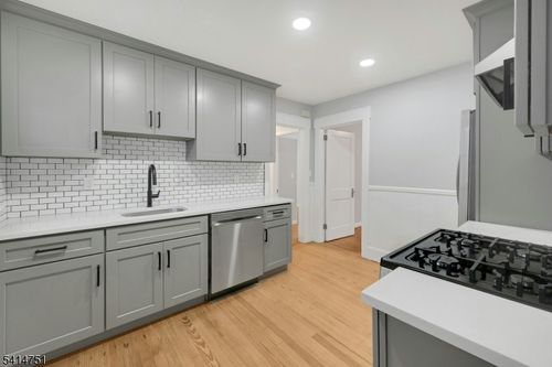 173 Runnymede Rd, West Caldwell, NJ, 07006-8122 | Card Image