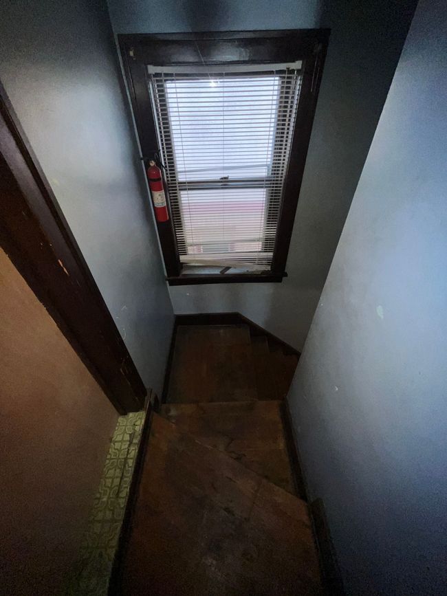 From upper Colonial unit toward entry area | Image 18
