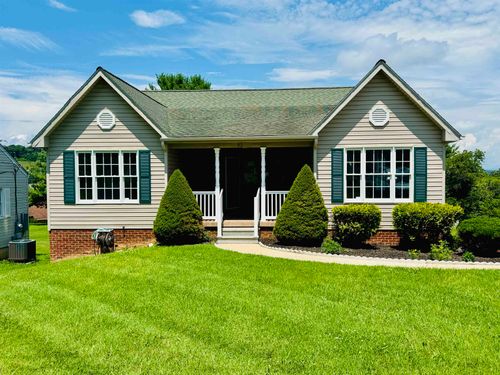 52 Sunset Blvd, Staunton, VA, 24401-9181 | Card Image