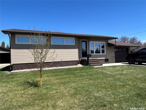 1613 Dieppe Crescent, Estevan, SK, S4A1W8 | Card Image