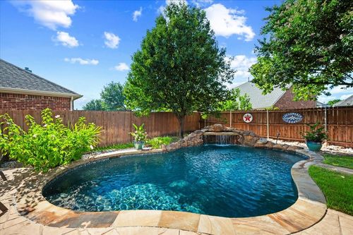 10320 Flat Creek Trl, McKinney, TX, 75072-8962 | Card Image
