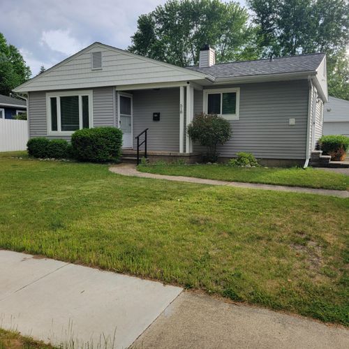 518 Arthur St, Chelsea, MI, 48118-1302 | Card Image