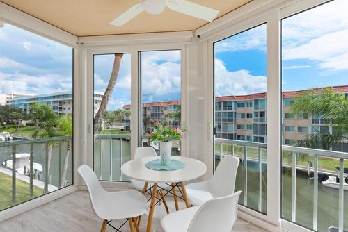 304-1250 N Portofino Dr, SARASOTA, FL, 34242-3107 | Card Image