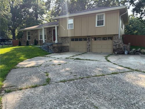 8026 Blue Ridge Blvd, Raytown, MO, 64138-1307 | Card Image