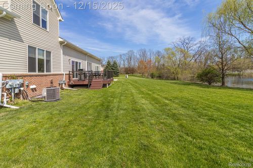 13819 Christina Ln, Van Buren Twp, MI, 48111-2075 | Card Image
