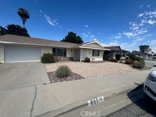 651 Whitney Dr, Hemet, CA, 92543-5774 | Card Image