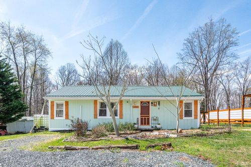 1481 Winesap Rd, Madison Heights, VA, 24572-6139 | Card Image