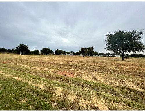 . S East St, Seymour, TX, 76380 | Card Image