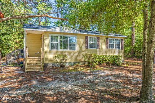 590 S Glover St, Southern Pines, NC, 28387-4554 | Card Image