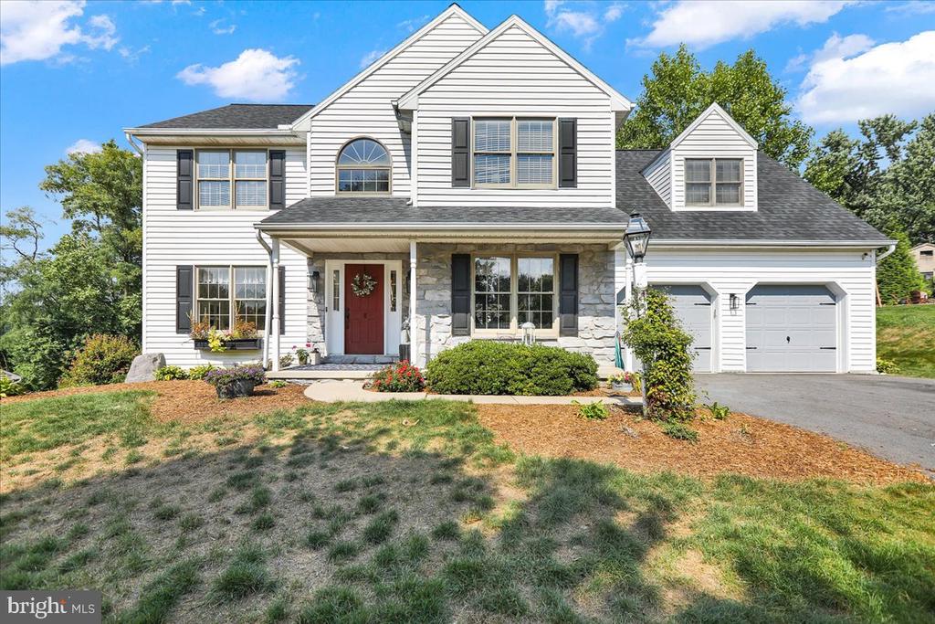 Silver Dr, Elizabethtown, PA 17022