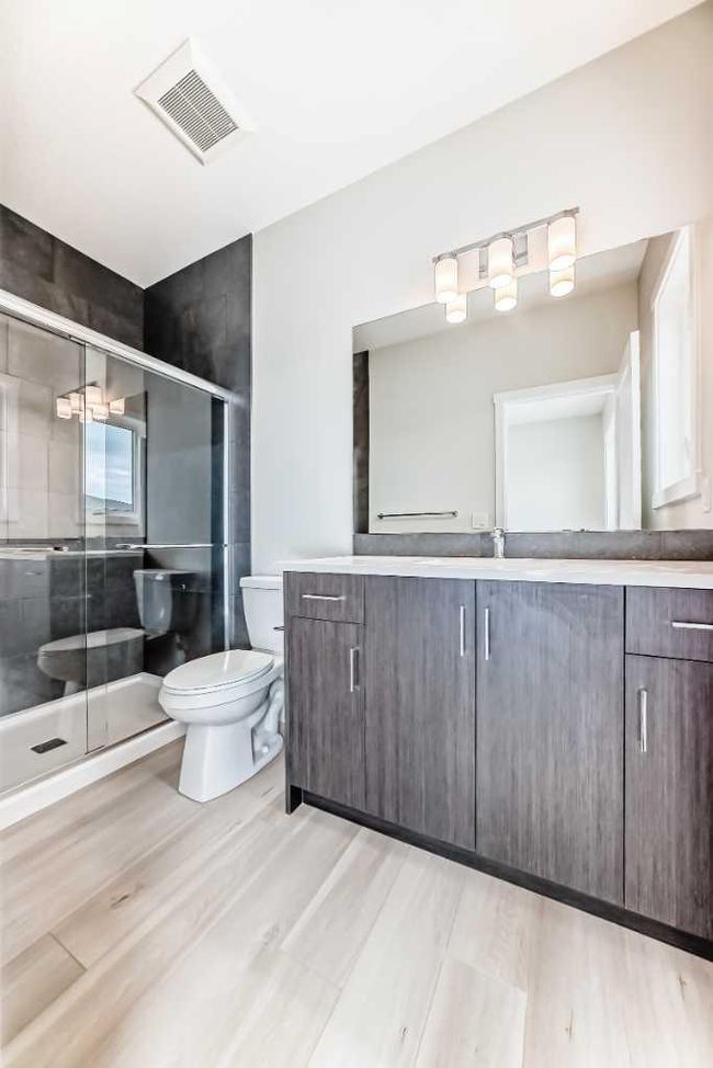 214 Shawnee Square Sw, Townhouse with 2 bedrooms, 3 bathrooms and 3 parking in Calgary AB | Image 29