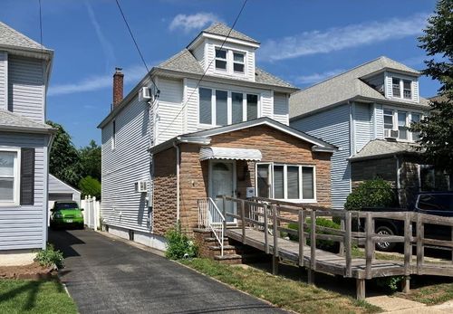 56 Fendale St, Franklin Square, NY, 11010-4308 | Card Image