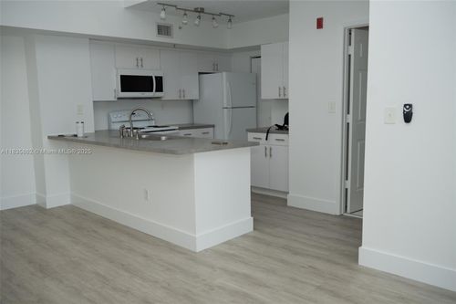 apt-311-2600 S University Dr, Davie, FL, 33328-1467 | Card Image