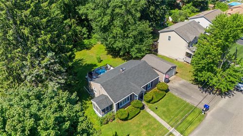 44 Desmarais St, Cumberland, RI, 02864-2044 | Card Image