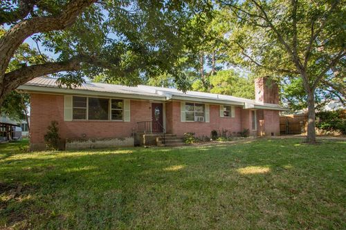 403 4th Ave, Smithville, TX, 78957-3005 | Card Image