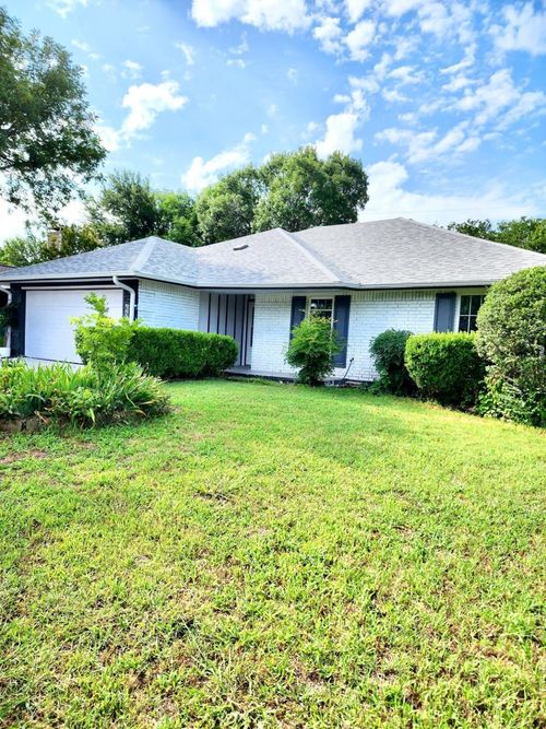 651 Brookside Dr, Cedar Hill, TX, 75104-4710 | Card Image