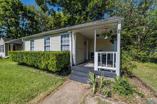 919 9th Ave Se, Decatur, AL, 35601-3927 | Card Image