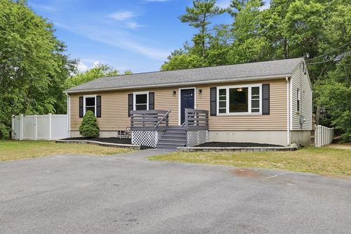 135 Bedford St, Lakeville, MA, 02347-1353 | Card Image
