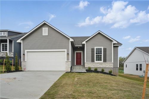 2433 Nw Sunnyvale Ct, Blue Springs, MO, 64015-7511 | Card Image