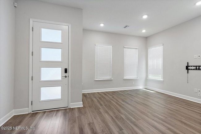 7447 Loggerhead Ct, Townhouse with 3 bedrooms, 3 bathrooms and null parking in JACKSONVILLE FL | Image 4