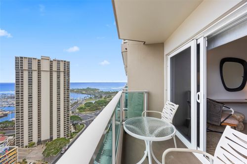 2713-410 Atkinson Dr, Honolulu, HI, 96814-4730 | Card Image