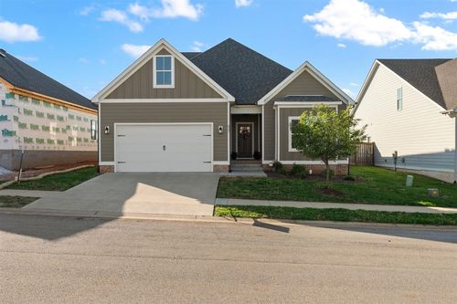 637 Boston Park Dr, Bowling Green, KY, 42103-6902 | Card Image