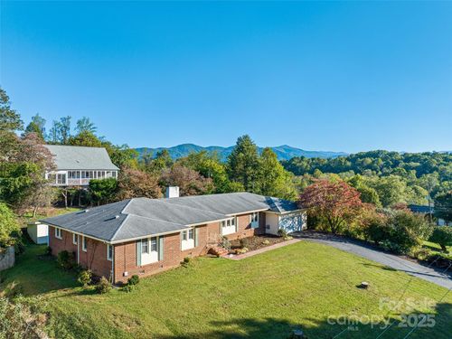 174 Harrell Dr, Lake Junaluska, NC, 28745-9759 | Card Image