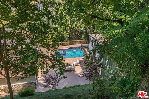 3940 Davana Rd, Sherman Oaks, CA, 91423-4631 | Card Image