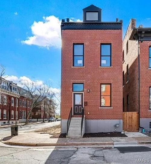 1000 Barton St, Saint Louis, MO, 63104-4328 | Card Image