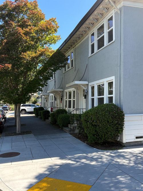 510 Coombs St, Napa, CA, 94559-3338 | Card Image