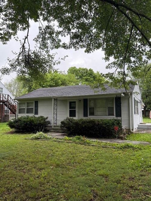 137 North St, Portland, TN, 37148-1021 | Card Image