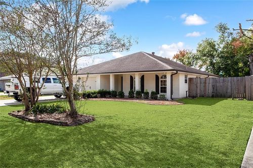 106 Beta St, Belle Chasse, LA, 70037-1402 | Card Image