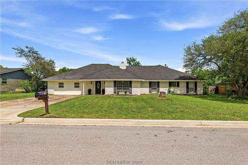 1405 Lawyer St, College Station, TX, 77840-4313 | Card Image