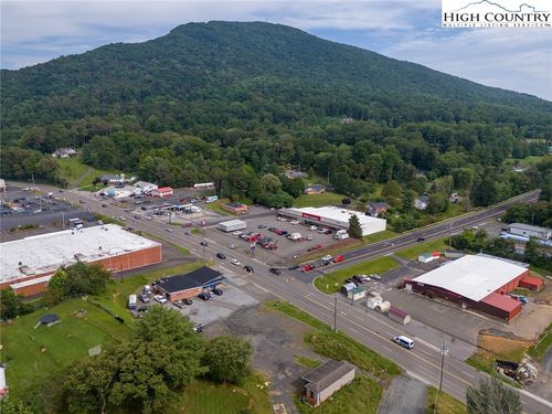 120 Pennwill Pkwy, West Jefferson, NC, 28694-8081 | Card Image