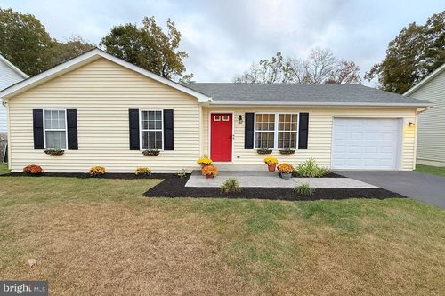 364 Longwood Dr, BUNKER HILL, WV, 25413-4057 | Card Image