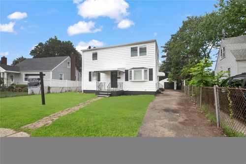 666 Lowell Rd, Uniondale, NY, 11553-1925 | Card Image