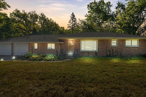 8691 Ann Arbor Rd, Grass Lake, MI, 49240-9128 | Card Image