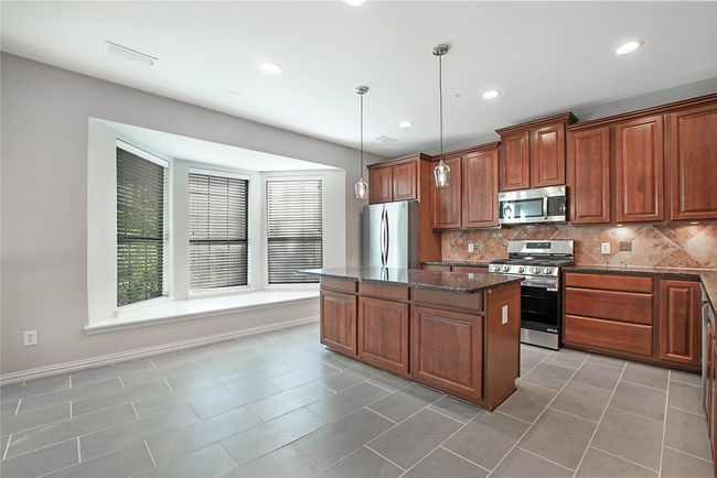 1511 Biltmore Ln, Townhouse with 3 bedrooms, 4 bathrooms and null parking in Irving TX | Image 11