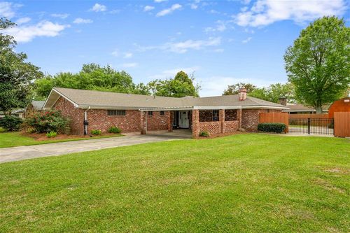 1411 Jefferson Dr, Lake Charles, LA, 70605-5541 | Card Image