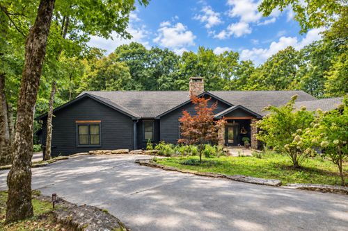 289 Apple Mountain Cir, Highlands, NC, 28741-7243 | Card Image