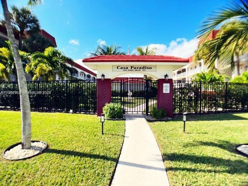 302-580 Egret Dr, Hallandale Beach, FL, 33009-5765 | Card Image