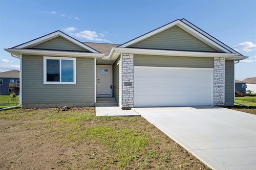 25084 Bluebird Cir, Adel, IA, 50003-4671 | Card Image