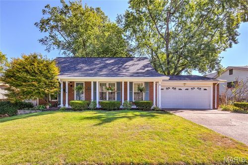 100 Broadmere Dr, Florissant, MO, 63033-6350 | Card Image