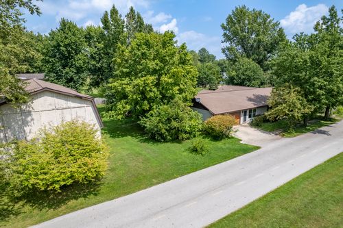 607 W Cyrus St, Farmersburg, IN, 47850-7107 | Card Image