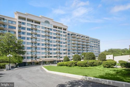 102-5450 Whitley Park Ter, BETHESDA, MD, 20814-2058 | Card Image