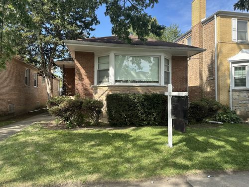 6504 N Whipple St, Chicago, IL, 60645-4113 | Card Image