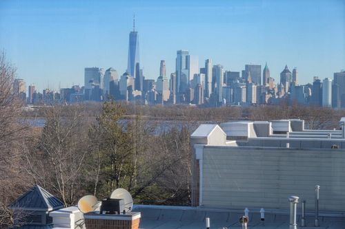 404-30 Freedom Way, Jersey City, NJ, 07305 | Card Image