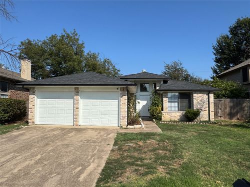 6511 Devine Dr, Arlington, TX, 76001-7564 | Card Image