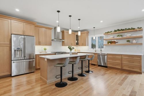 126 Green Street, Stoneham, MA, 02180 | Card Image